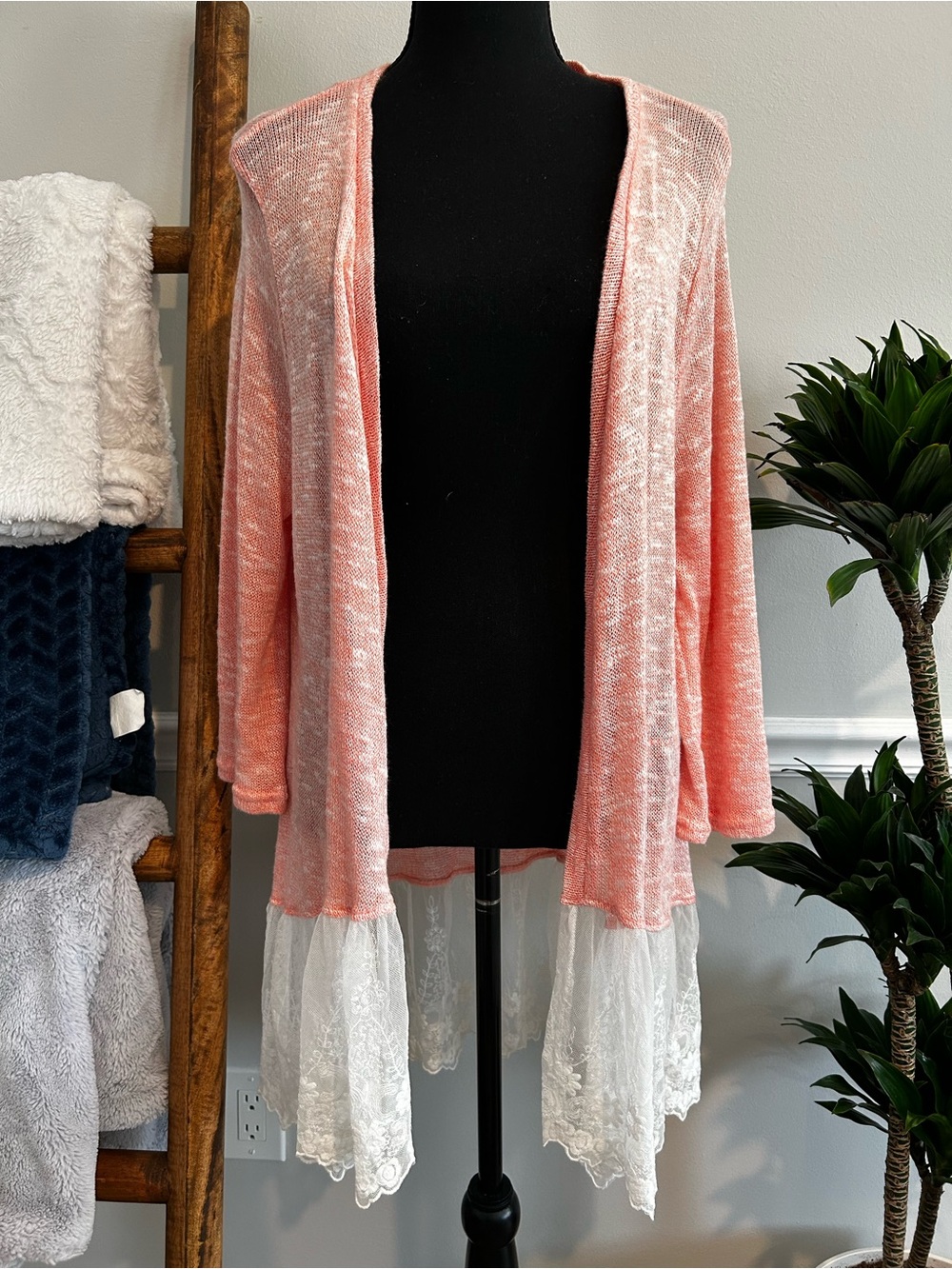 New Directions Light Coral Open-Front Knit Cardigan, White Lace Trim Size XL NWT